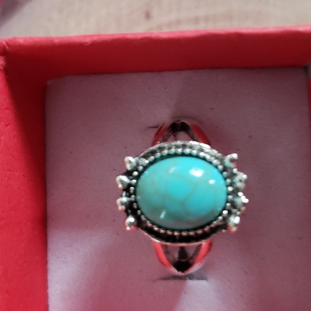 2 Silver and Turquoise Rings - Picture 5 of 8